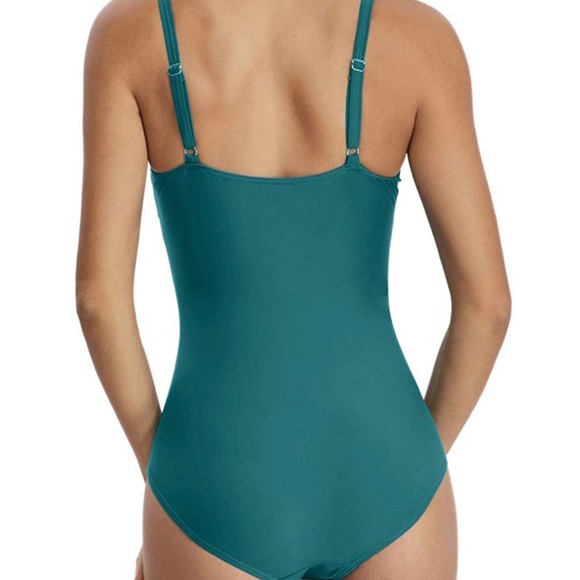 One piece bathing suit - Picture 2 of 3